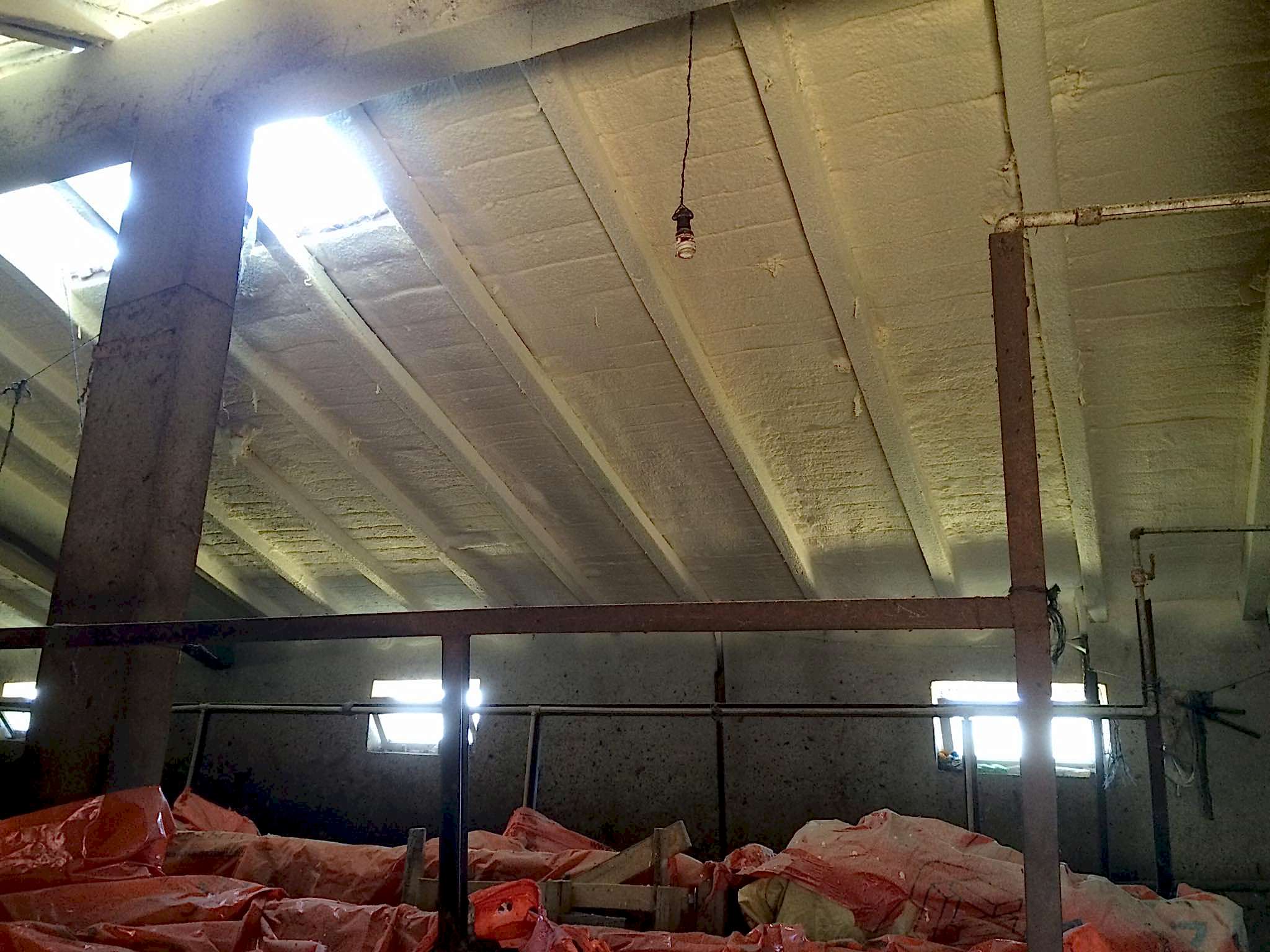 Ahşap Mertek Arası Poliüretan Sprey Köpük Isı Yalıtımı